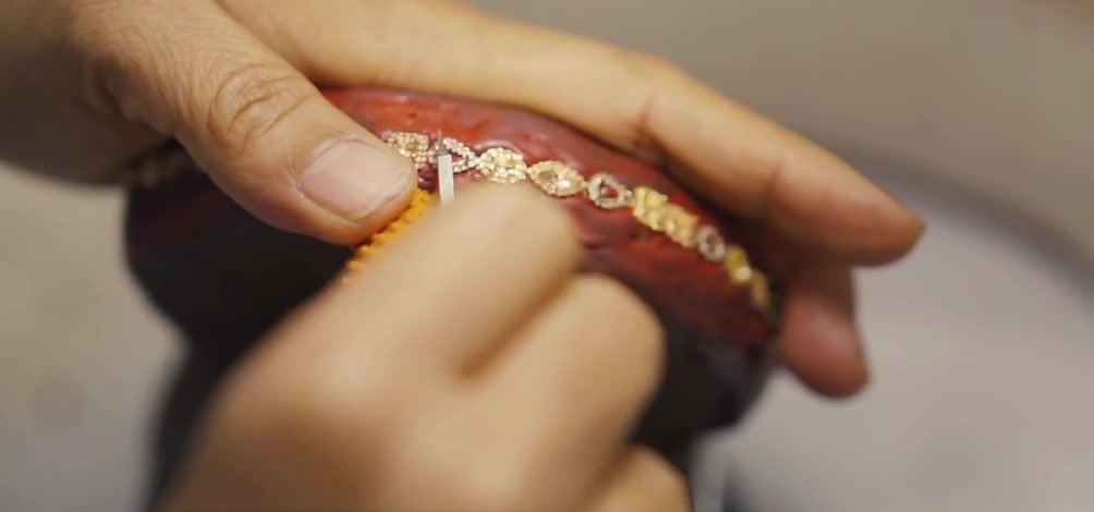 Jewelry assembly