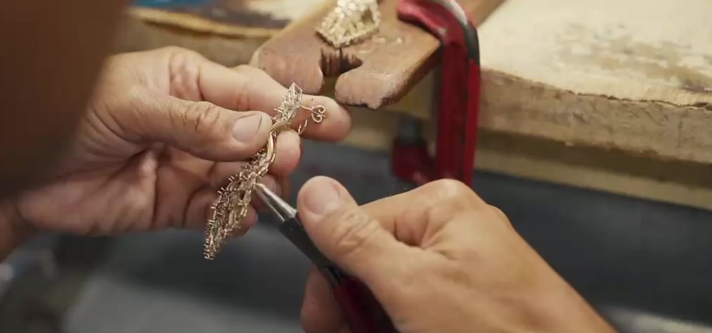Stone setting and manufacturing at Anan Jewels